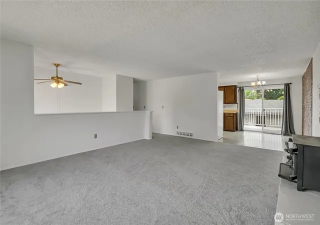 Photo 3 of Single family home for sale at 10074 Se 213th Place, Kent, WA 98031 | MLS# NWM2557249 | Listing updated on 2026-10-01