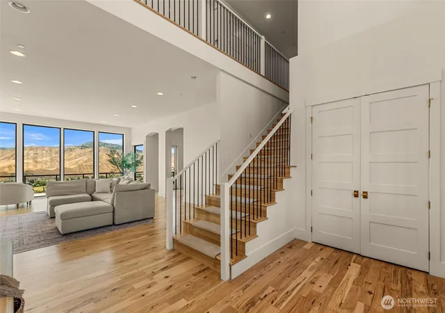 Photo 4 of Single family home for sale at 3900 Sky Crst, Wenatchee, WA 98801 | MLS# NWM2557250 | Listing updated on 2026-09-22
