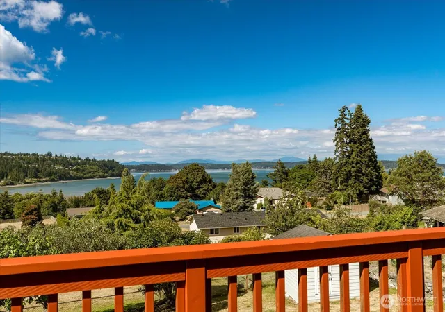 Photo 2 of Single family home for sale at 479 Elderberry St, Oak Harbor, WA 98277 | MLS# NWM2557337 | Listing updated on 2026-09-25
