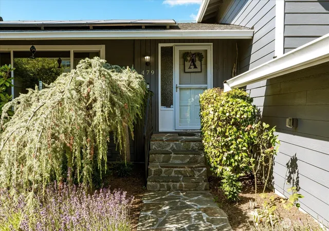 Photo 3 of Single family home for sale at 479 Elderberry St, Oak Harbor, WA 98277 | MLS# NWM2557337 | Listing updated on 2026-09-25