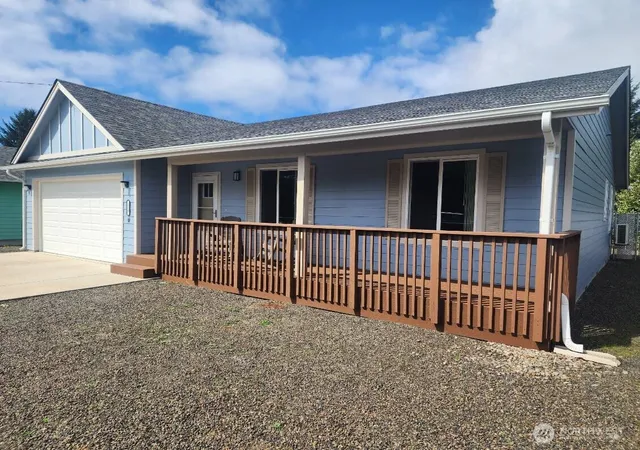 Photo 2 of Single family home for sale at 118 Pacific Blvd Nw, Ocean Shores, WA 98569 | MLS# NWM2557451 | Listing updated on 2026-09-24