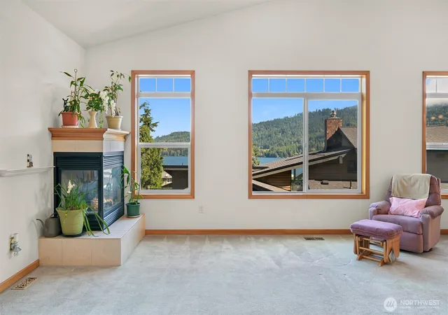 Photo 4 of Single family home for sale at 10 Offshore Ct, Bellingham, WA 98229 | MLS# NWM2557470 | Listing updated on 2026-09-30