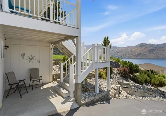 Photo 2 of Single family home for sale at 130 Monte Carlo Dr, Chelan, WA 98816 | MLS# NWM2557619 | Listing updated on 2026-10-01