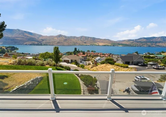 Photo 4 of Single family home for sale at 130 Monte Carlo Dr, Chelan, WA 98816 | MLS# NWM2557619 | Listing updated on 2026-10-01