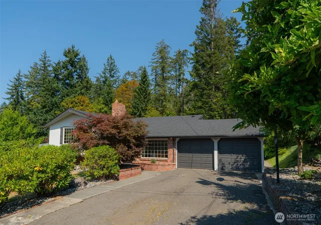 Photo 3 of Single family home for sale at 3011 SE Regent St, Port Angeles, WA 98362 | MLS# NWM2557734 | Listing updated on 2026-09-23
