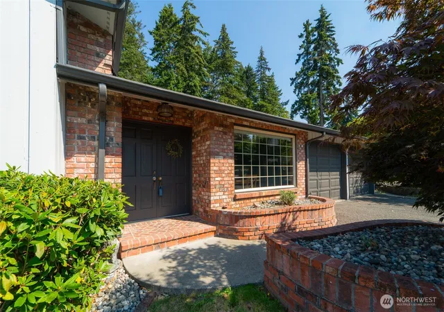 Photo 4 of Single family home for sale at 3011 SE Regent St, Port Angeles, WA 98362 | MLS# NWM2557734 | Listing updated on 2026-09-23