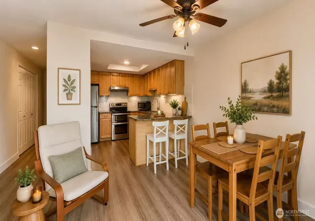 Condo for sale at 4515 125th Avenue SE #B210, Bellevue, WA 98006 | MLS# NWM2557782