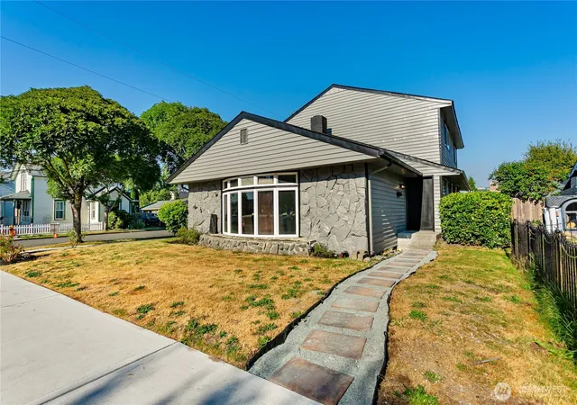 Photo 3 of Single family home for sale at 1319 Wood Ave, Sumner, WA 98390 | MLS# NWM2558032 | Listing updated on 2026-10-01