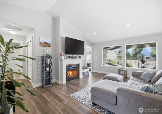 Photo 4 of Single family home for sale at 1720 Soden St SE, East Wenatchee, WA 98802 | MLS# NWM2558230 | Listing updated on 2026-09-28