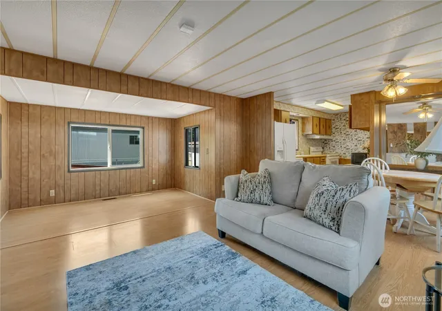 Photo 4 of Manufactured home for sale at 4707 Black Lake Belmore Rd SW #41, Olympia, WA 98512 | MLS# NWM2558284 | Listing updated on 2026-09-23