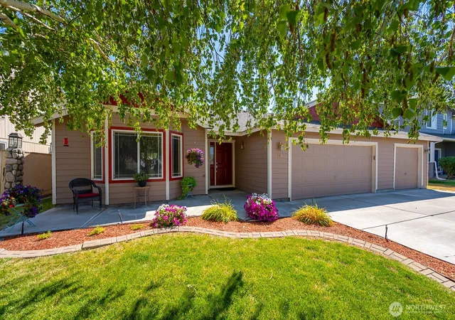 Photo 1 of Single family home for sale at 206 I St Ne, Quincy, WA 98848 | MLS# NWM2558393 | Listing updated on 2026-09-23
