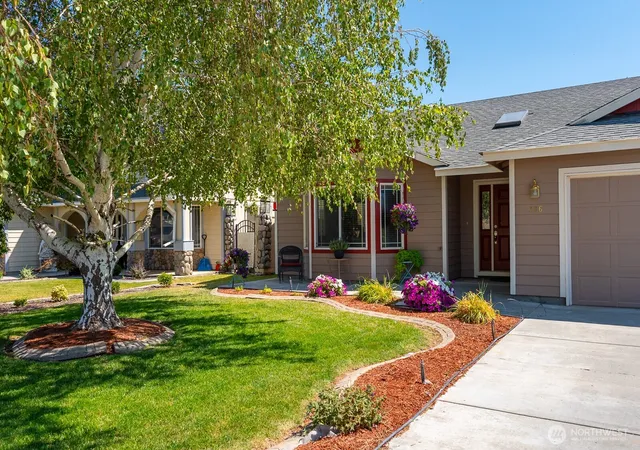 Photo 3 of Single family home for sale at 206 I St Ne, Quincy, WA 98848 | MLS# NWM2558393 | Listing updated on 2026-09-23