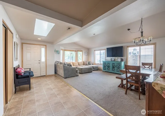 Photo 3 of Single family home for sale at 206 I St NE, Quincy, WA 98848 | MLS# NWM2558393 | Listing updated on 2026-09-23