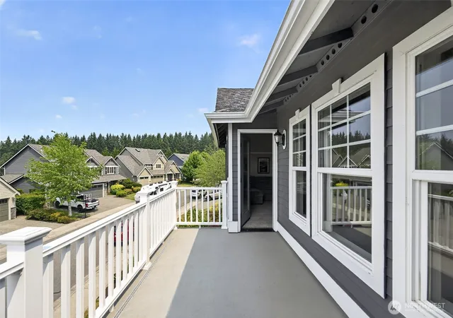 Photo 4 of Sale Pending at 27476 254th Way SE, Maple Valley, WA 98038 | MLS# NWM2558450 | Listing updated on 2026-09-25