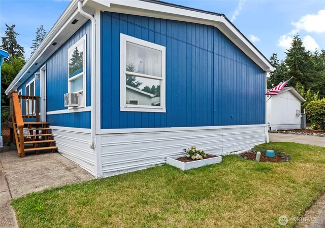 Photo 3 of Manufactured home for sale at 5202 90th Street Ct #76, Tacoma, WA 98446 | MLS# NWM2558471 | Listing updated on 2026-09-28