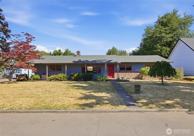 Single family home for sale at 9404 NW 24th Avenue, Vancouver, WA 98665 | MLS# NWM2558510