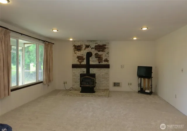 Photo 3 of Single family home for sale at 237 Dolphin Ave Ne, Ocean Shores, WA 98569 | MLS# NWM2558526 | Listing updated on 2026-09-23