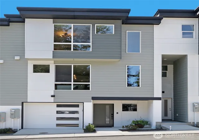 Photo 1 of Townhouse for sale at 222 124th Street Sw #U2, Everett, WA 98204 | MLS# NWM2558639 | Listing updated on 2026-09-28