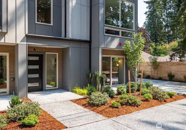 Photo 2 of Townhouse for sale at 18032   A Sunnyside Ave N, Shoreline, WA 98133 | MLS# NWM2558672 | Listing updated on 2026-09-30