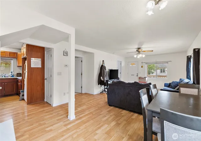 Photo 3 of Single family home for sale at 293 17th Avenue, Longview, WA 98632 | MLS# NWM2558694 | Listing updated on 2026-09-23
