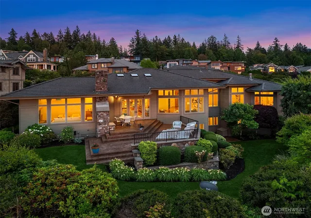 Photo 2 of Single family home for sale at 3052 Ne Harrison St, Issaquah, WA 98029 | MLS# NWM2558881 | Listing updated on 2026-09-24