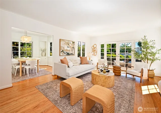 Photo 4 of Single family home for sale at 4902 NE 70th Street, Seattle, WA 98115 | MLS# NWM2558897 | Listing updated on 2026-09-24