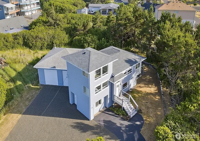 Photo 1 of Single family home for sale at 781 Camden Ct Sw, Ocean Shores, WA 98569 | MLS# NWM2558935 | Listing updated on 2026-09-23