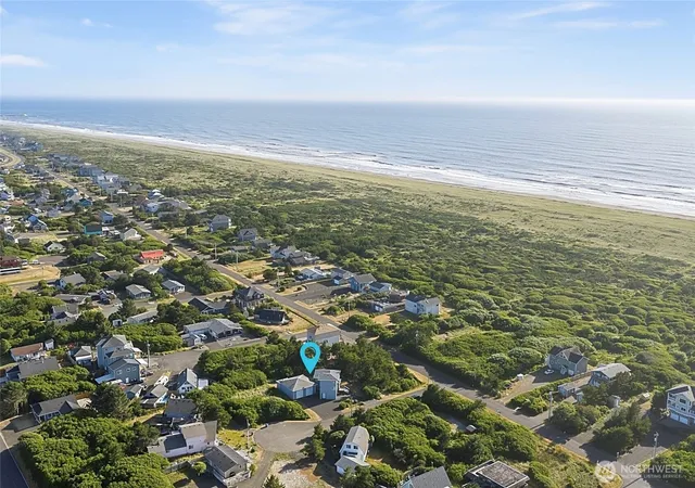 Photo 2 of Single family home for sale at 781 Camden Ct Sw, Ocean Shores, WA 98569 | MLS# NWM2558935 | Listing updated on 2026-09-23