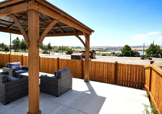 Photo 2 of Sale Pending at 419 4th Avenue Ne, Soap Lake, WA 98851 | MLS# NWM2558955 | Listing updated on 2026-09-25