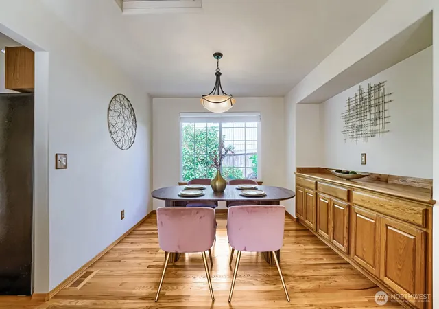 Photo 4 of Single family home for sale at 11831 SE 206th Street, Kent, WA 98031 | MLS# NWM2559123 | Listing updated on 2026-10-01