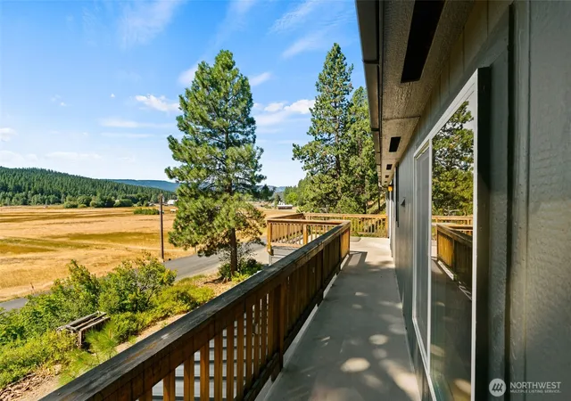 Photo 4 of Single family home for sale at 5501 Red Brg Rd, Cle Elum, WA 98922 | MLS# NWM2559138 | Listing updated on 2026-09-23