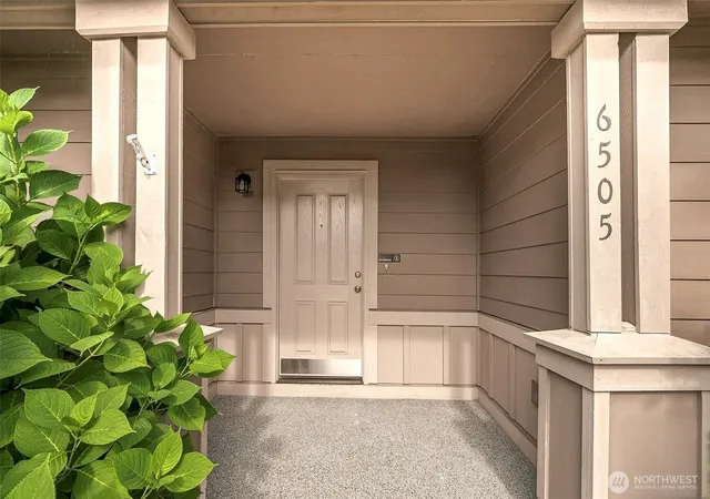 Photo 3 of Townhouse for sale at 6505 Oklahoma St Se, Lacey, WA 98513 | MLS# NWM2559339 | Listing updated on 2026-10-03
