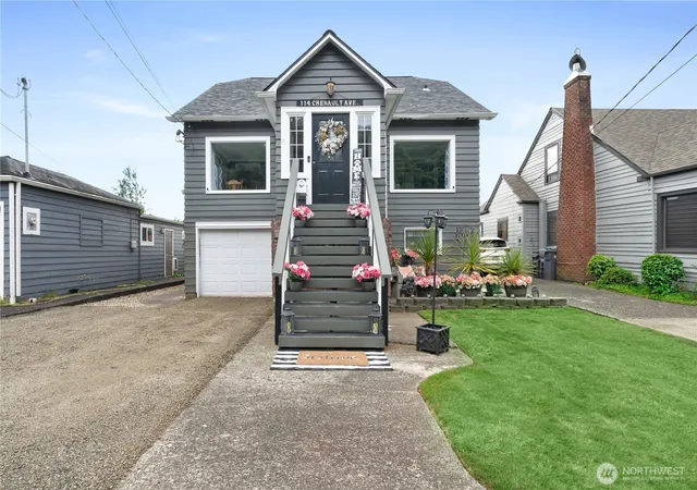 Photo 2 of Single family home for sale at 114 Chenault Ave, Hoquiam, WA 98550 | MLS# NWM2559431 | Listing updated on 2026-10-01