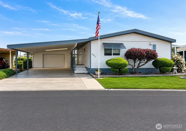 Photo 1 of Sale Pending at 2240 W Broadway Ave #201, Moses Lake, WA 98837 | MLS# NWM2559437 | Listing updated on 2026-09-25