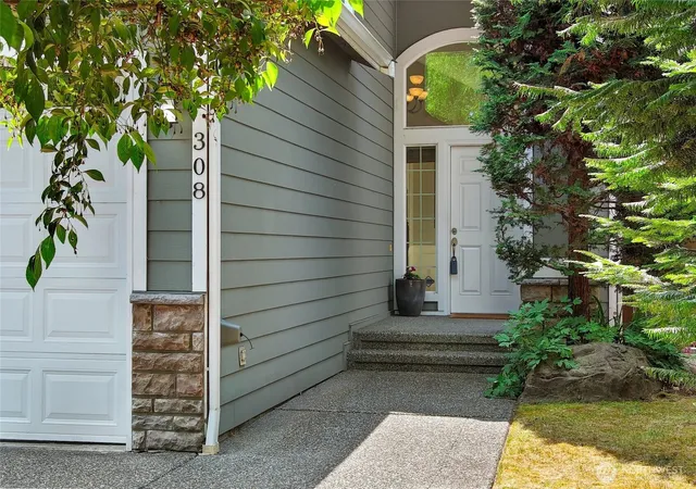 Photo 2 of Single family home for sale at 308 170th Place Se, Bothell, WA 98012 | MLS# NWM2559478 | Listing updated on 2026-09-23