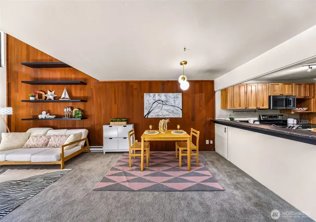 Photo 4 of Townhouse for sale at 6742 137th Avenue NE #426, Redmond, WA 98052 | MLS# NWM2559605 | Listing updated on 2026-09-28