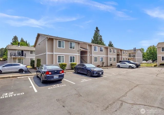 Photo 3 of Condo for sale at 1609 Maple Ln #C1-C8, Kent, WA 98030 | MLS# NWM2559752 | Listing updated on 2026-09-23