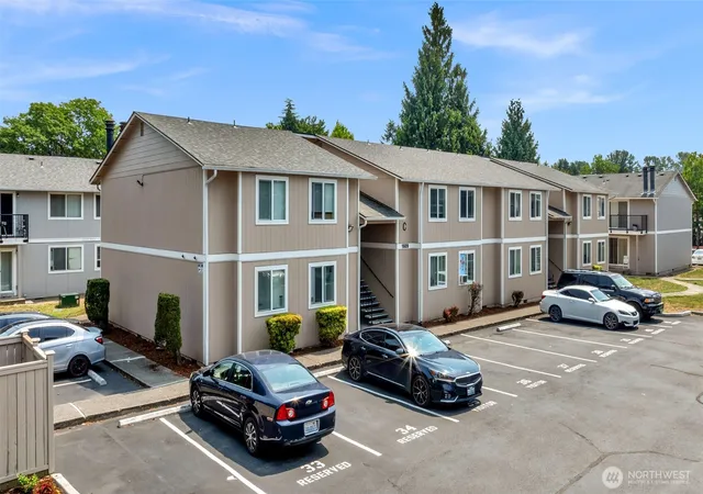 Photo 3 of Condo for sale at 1609 Maple Ln #C1-C8, Kent, WA 98030 | MLS# NWM2559752 | Listing updated on 2026-09-23