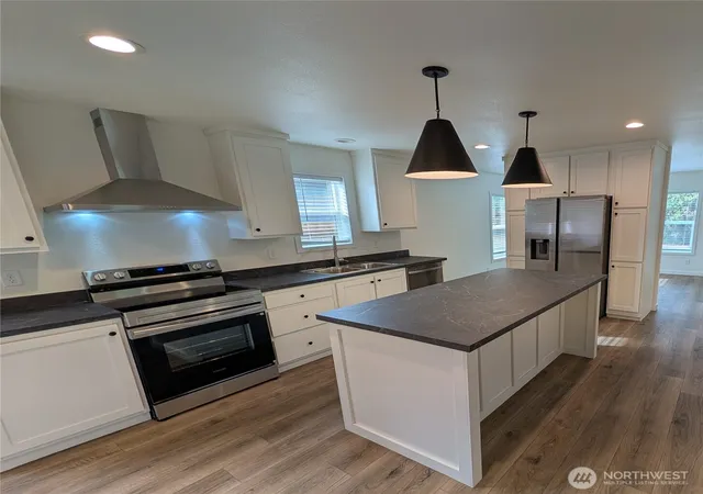 Photo 2 of Sale Pending at 503 Nw Fir, Winlock, WA 98596 | MLS# NWM2559884 | Listing updated on 2026-09-25