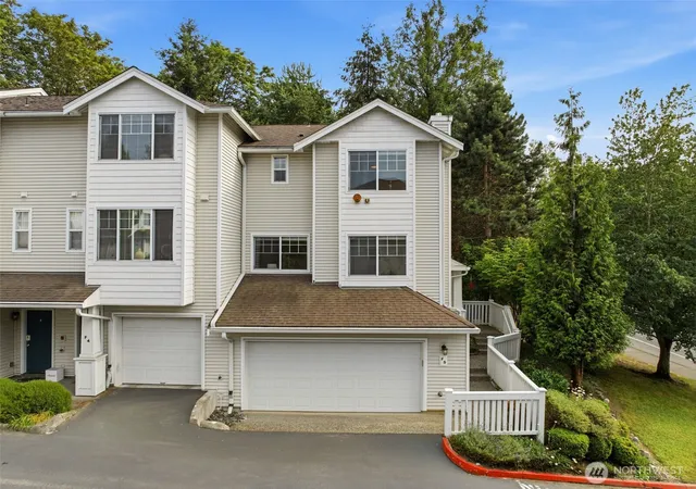 Photo 1 of Townhouse for sale at 2300 Benson Rd S #F5, Renton, WA 98055 | MLS# NWM2559906 | Listing updated on 2026-09-23