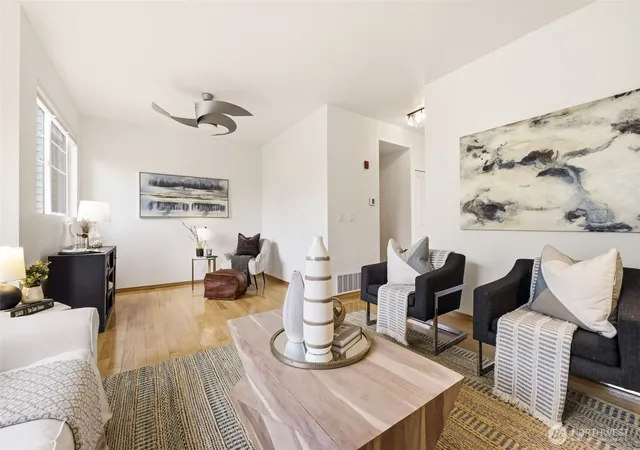 Photo 4 of Townhouse for sale at 2300 Benson Rd S #F5, Renton, WA 98055 | MLS# NWM2559906 | Listing updated on 2026-09-23