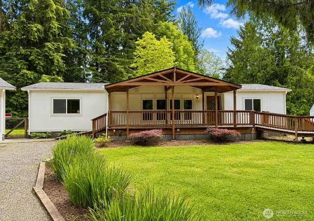 Photo 2 of Manufactured home for sale at 6530 137th Drive Ne, Lake Stevens, WA 98258 | MLS# NWM2560125 | Listing updated on 2026-09-23