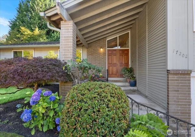 Photo 2 of Single family home for sale at 17202 Sealawn Pl, Edmonds, WA 98026 | MLS# NWM2560165 | Listing updated on 2026-10-01