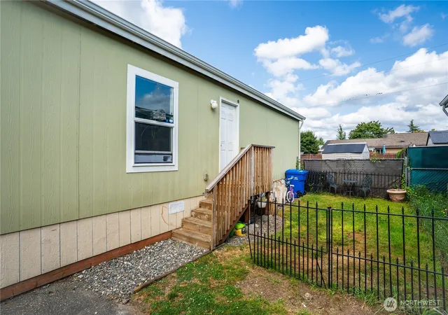 Photo 3 of Manufactured home for sale at 300 Park Ave #34, Buckley, WA 98321 | MLS# NWM2560238 | Listing updated on 2026-09-23