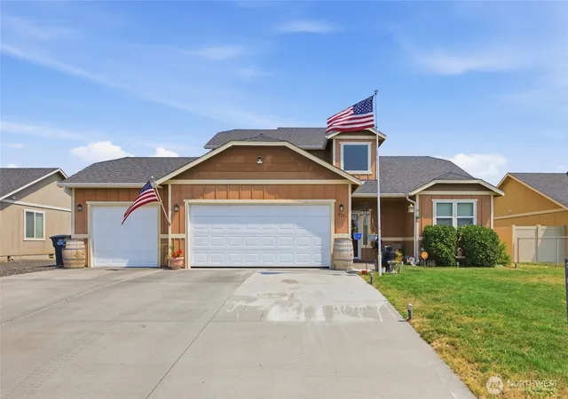 Photo 1 of Single family home for sale at 521 N Florida Dr, Moses Lake, WA 98837 | MLS# NWM2560259 | Listing updated on 2026-09-23