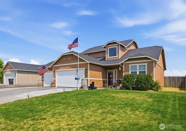 Photo 2 of Single family home for sale at 521 N Florida Dr, Moses Lake, WA 98837 | MLS# NWM2560259 | Listing updated on 2026-09-23