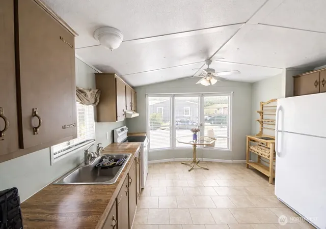Photo 3 of Manufactured home for sale at 8508 144th Avenue E #11, Puyallup, WA 98372 | MLS# NWM2560278 | Listing updated on 2026-09-23
