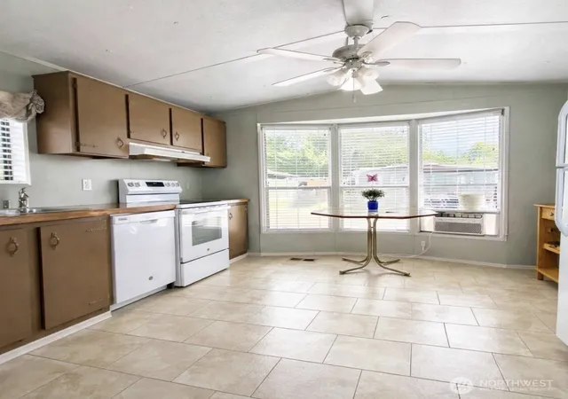 Photo 3 of Manufactured home for sale at 8508 144th Avenue E #11, Puyallup, WA 98372 | MLS# NWM2560278 | Listing updated on 2026-09-23