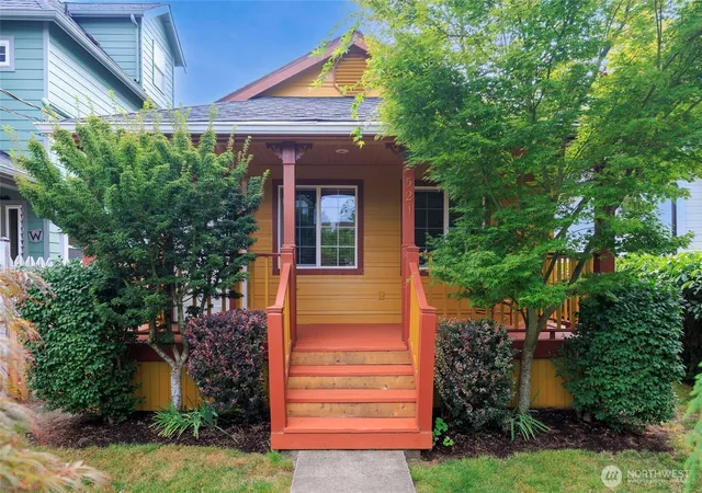 Photo 1 of Sale Pending at 521 Ave C, Snohomish, WA 98290 | MLS# NWM2560365 | Listing updated on 2026-09-29