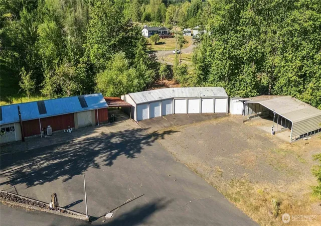 Photo 3 of Single family home for sale at 2500 Harris St, Kelso, WA 98626 | MLS# NWM2560394 | Listing updated on 2026-09-23